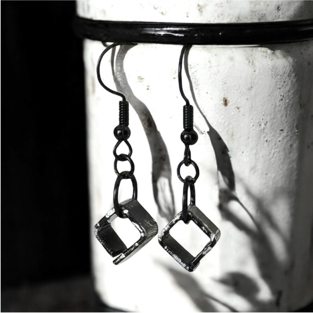 5 For $25💫Punk On!! Black Aluminum Punk Cube Earrings